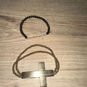 Set of 2 cross bracelets